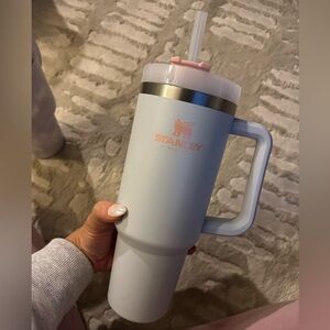 Stanley cup- 40 0z- cloud